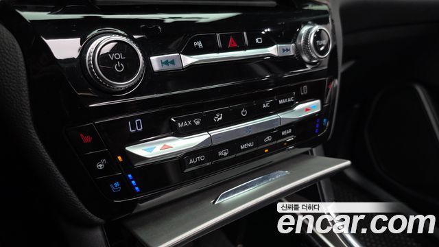 Ford Explorer (VI) 2.3 LimIted 4WD 2021 — фото 29