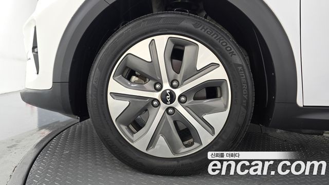 Kia Niro Plus Earth 2023 — фото 5