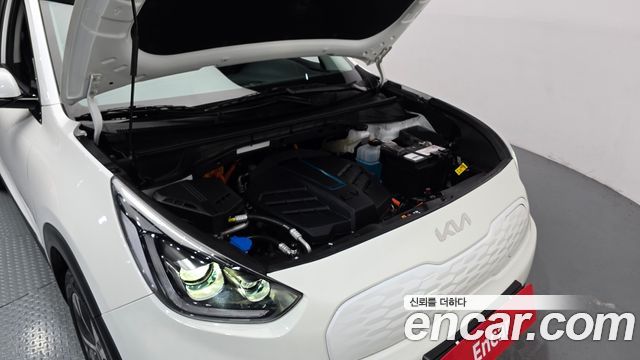 Kia Niro Plus Earth 2023 — фото 6
