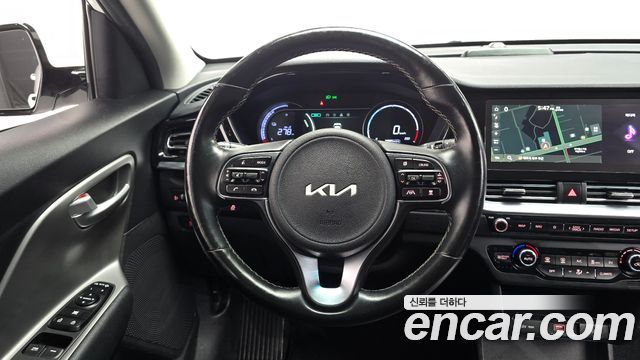 Kia Niro Plus Earth 2023 — фото 16