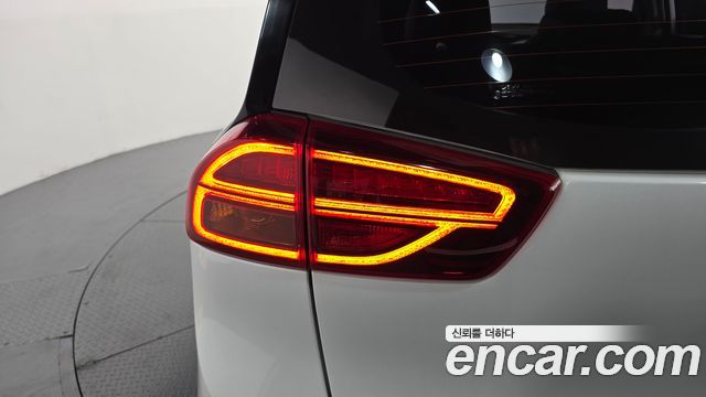 Kia Niro Plus Earth 2023 — фото 29