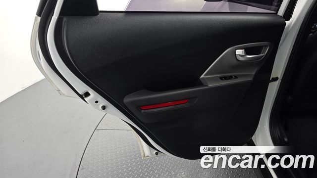 Kia Niro Plus Earth 2023 — фото 31