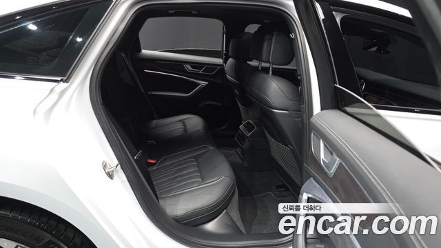 Audi A6 (C8) 45 TFSI Quattro Premium 2025 — фото 12