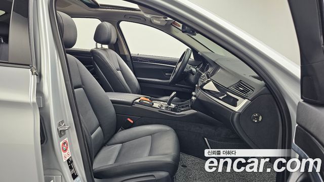BMW 5 Series (F10) 520d xDrive M Aero Dynamic 2016 — фото 11