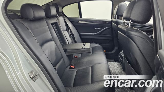 BMW 5 Series (F10) 520d xDrive M Aero Dynamic 2016 — фото 12