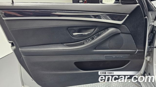 BMW 5 Series (F10) 520d xDrive M Aero Dynamic 2016 — фото 24