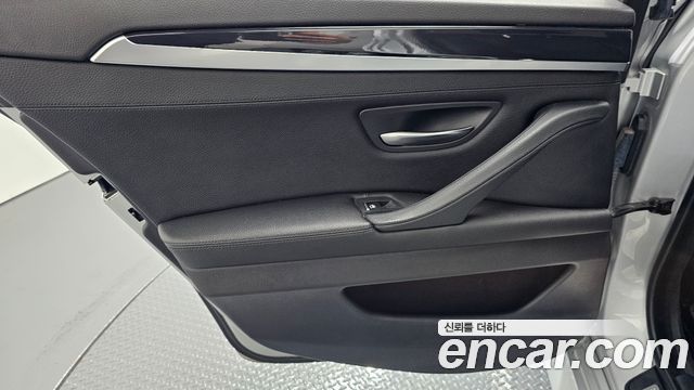 BMW 5 Series (F10) 520d xDrive M Aero Dynamic 2016 — фото 25