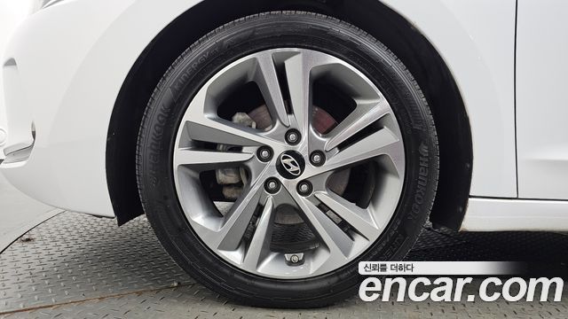 Hyundai Avante (AD) 1.6 GDI Value Plus 2018 — фото 5