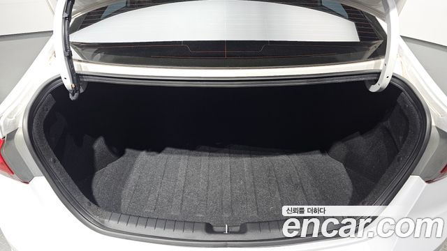 Hyundai Avante (AD) 1.6 GDI Value Plus 2018 — фото 20