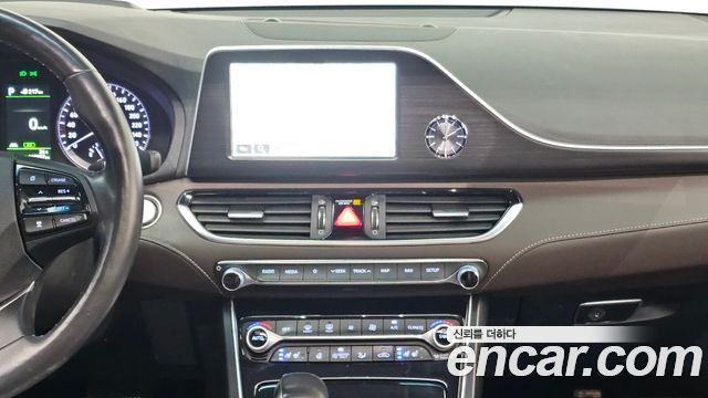 Hyundai Grandeur Hybrid (IG) Exclusive Special 2018 — фото 19