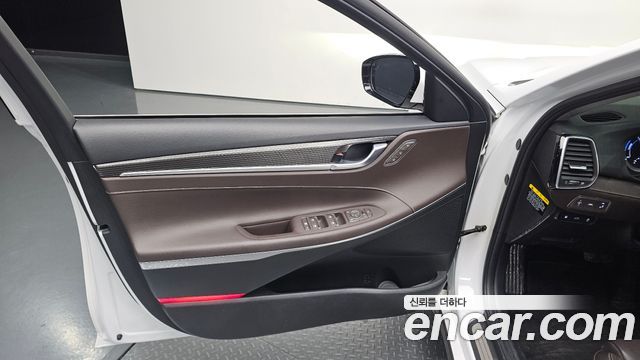 Hyundai Grandeur Hybrid (IG) Exclusive Special 2018 — фото 24