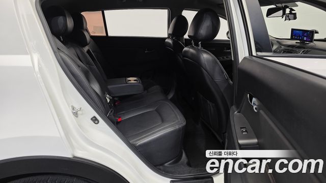 Kia Sportage R Diesel 2WD TLX Deluxe 2012 — фото 12