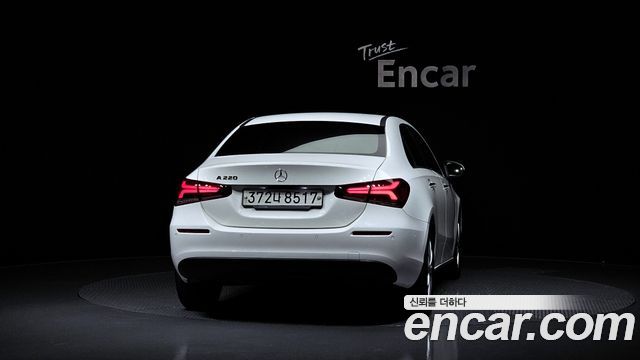 Mercedes-Benz A-Class (W177) A220 Sedan 2020 — фото 4