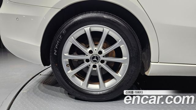 Mercedes-Benz A-Class (W177) A220 Sedan 2020 — фото 5