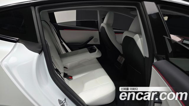 Tesla Model 3 RWD 2025 — фото 12