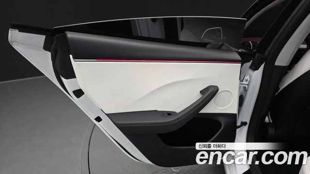 Tesla Model 3 RWD 2025 — фото 25