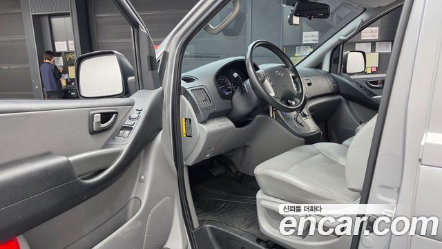 Hyundai Grand Starex 4WD Wagon 12-Seater Modern 2019 — фото 10