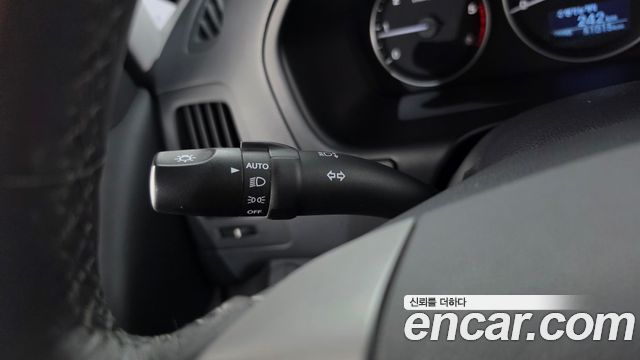 Hyundai Grand Starex 4WD Wagon 12-Seater Modern 2019 — фото 15
