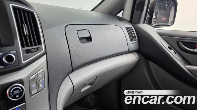 Hyundai Grand Starex 4WD Wagon 12-Seater Modern 2019 — фото 30