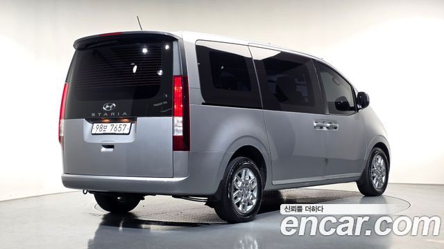 Hyundai Staria L3.5 Cargo 3-Seater Modern 2023 — фото 2