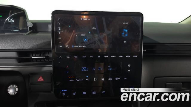 Hyundai Staria L3.5 Cargo 3-Seater Modern 2023 — фото 13