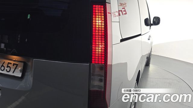 Hyundai Staria L3.5 Cargo 3-Seater Modern 2023 — фото 23