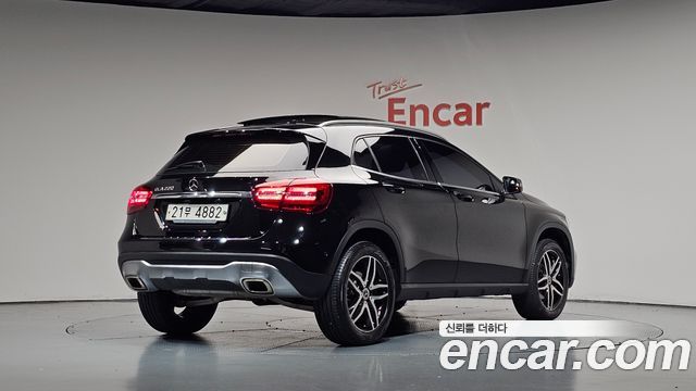 Mercedes-Benz GLA-Class (X156) GLA220 Premium 2018 — фото 2
