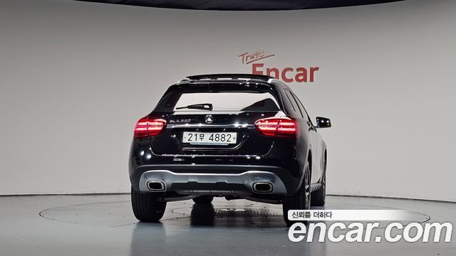 Mercedes-Benz GLA-Class (X156) GLA220 Premium 2018 — фото 4
