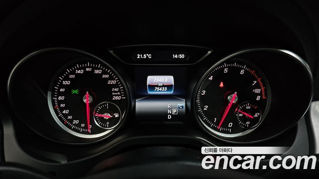 Mercedes-Benz GLA-Class (X156) GLA220 Premium 2018 — фото 8