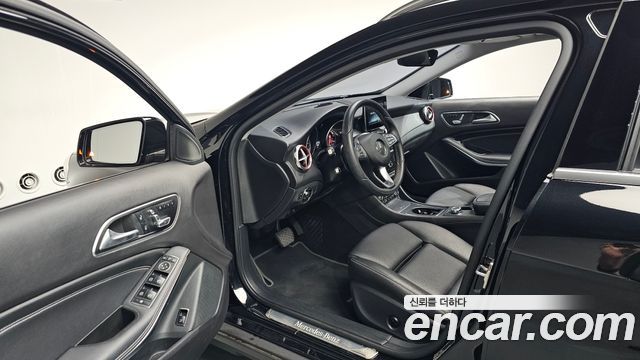 Mercedes-Benz GLA-Class (X156) GLA220 Premium 2018 — фото 10