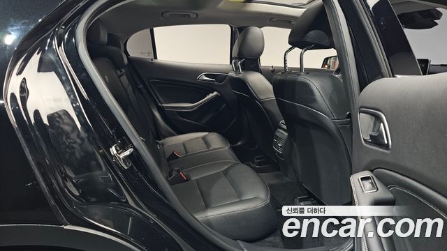 Mercedes-Benz GLA-Class (X156) GLA220 Premium 2018 — фото 11