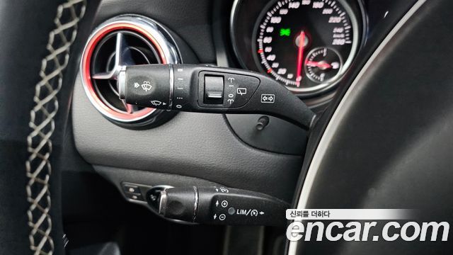 Mercedes-Benz GLA-Class (X156) GLA220 Premium 2018 — фото 15