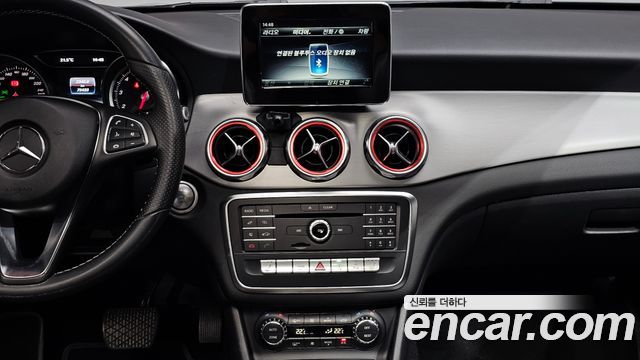 Mercedes-Benz GLA-Class (X156) GLA220 Premium 2018 — фото 16