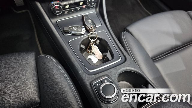 Mercedes-Benz GLA-Class (X156) GLA220 Premium 2018 — фото 20