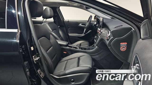 Mercedes-Benz GLA-Class (X156) GLA220 Premium 2018 — фото 26
