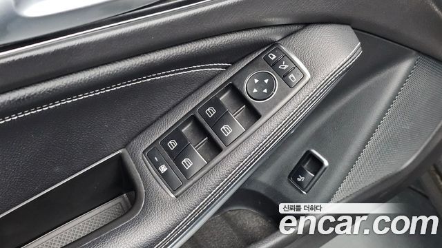 Mercedes-Benz GLA-Class (X156) GLA220 Premium 2018 — фото 29