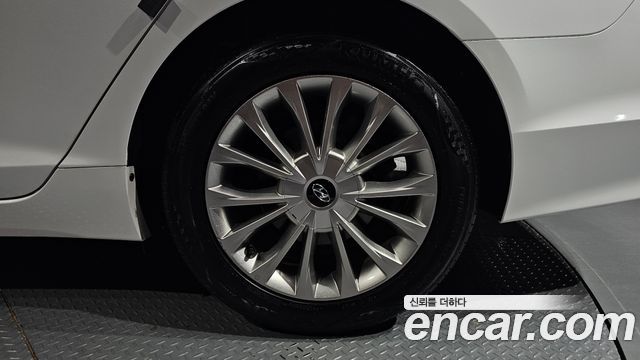Hyundai Sonata (LF) 2.0 Style Special 2017 — фото 21