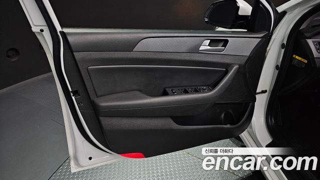 Hyundai Sonata (LF) 2.0 Style Special 2017 — фото 24