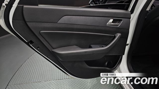 Hyundai Sonata (LF) 2.0 Style Special 2017 — фото 25