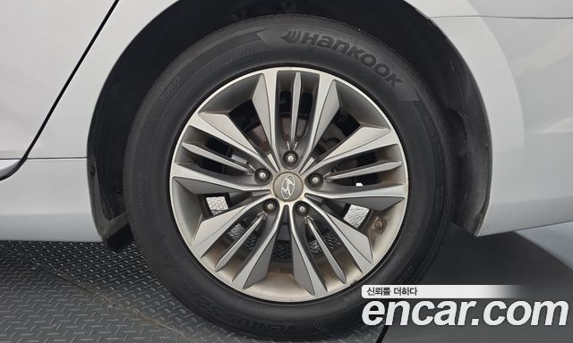 Hyundai Grandeur (HG) HG220 Diesel Modern 2015 — фото 21