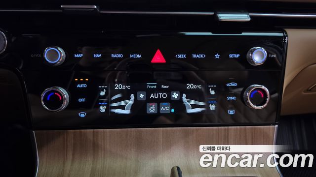 Genesis G80 (RG3) Gasoline 3.5 Turbo AWD 2025 — фото 32