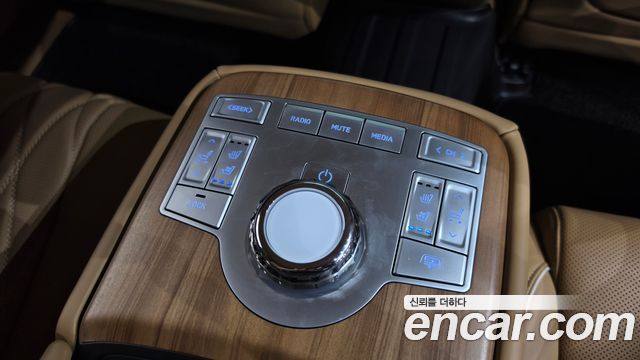 Genesis G80 (RG3) Gasoline 3.5 Turbo AWD 2025 — фото 35