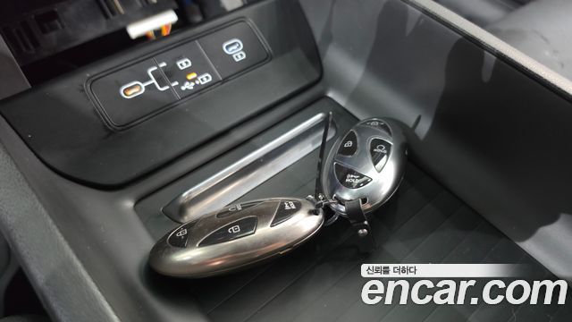 Hyundai Grandeur (GN7) 3.5 LPG 2WD (Taxi) Deluxe 2023 — фото 15