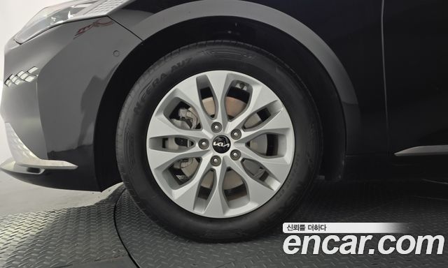 Kia K8 2.5 Gasoline 2WD Noblesse 2023 — фото 5