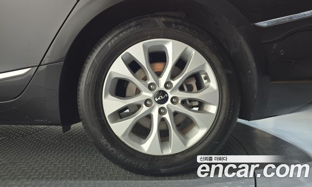 Kia K8 2.5 Gasoline 2WD Noblesse 2023 — фото 21