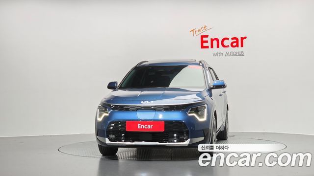 Kia Niro EV Earth 2023 — фото 3