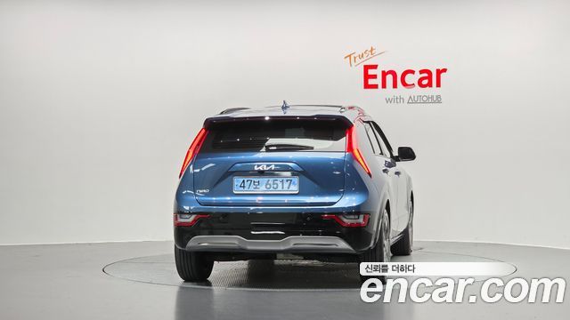 Kia Niro EV Earth 2023 — фото 4