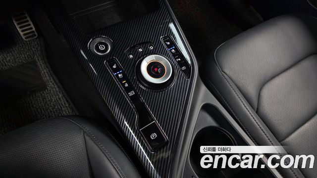 Kia Niro EV Earth 2023 — фото 9