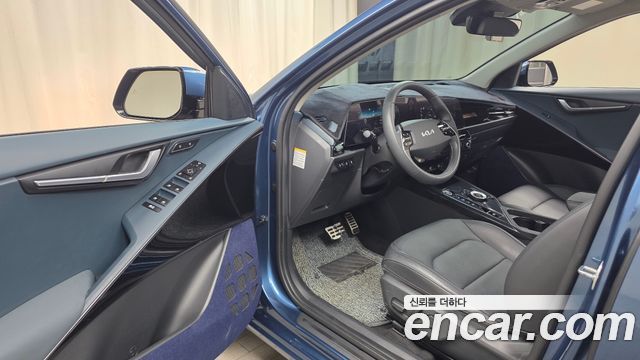 Kia Niro EV Earth 2023 — фото 10