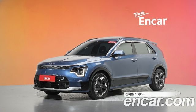 Kia Niro EV Earth 2023 — фото 1